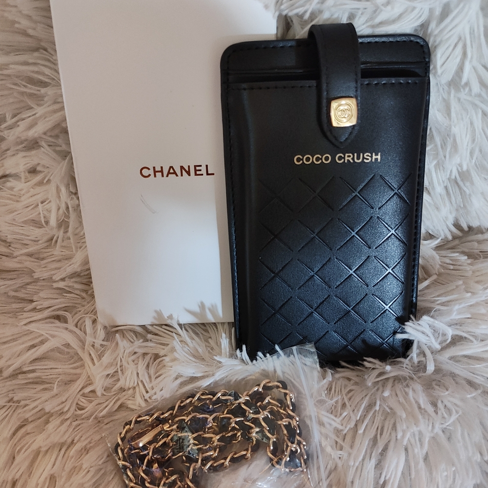 Coco Crush CC Black Crossbody Bag with Gold Accents - Picture 3 of 8